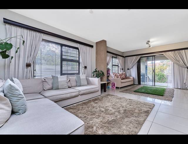 4 BEDROOM DUPLEX FOR SALE IN NORTH RIDING